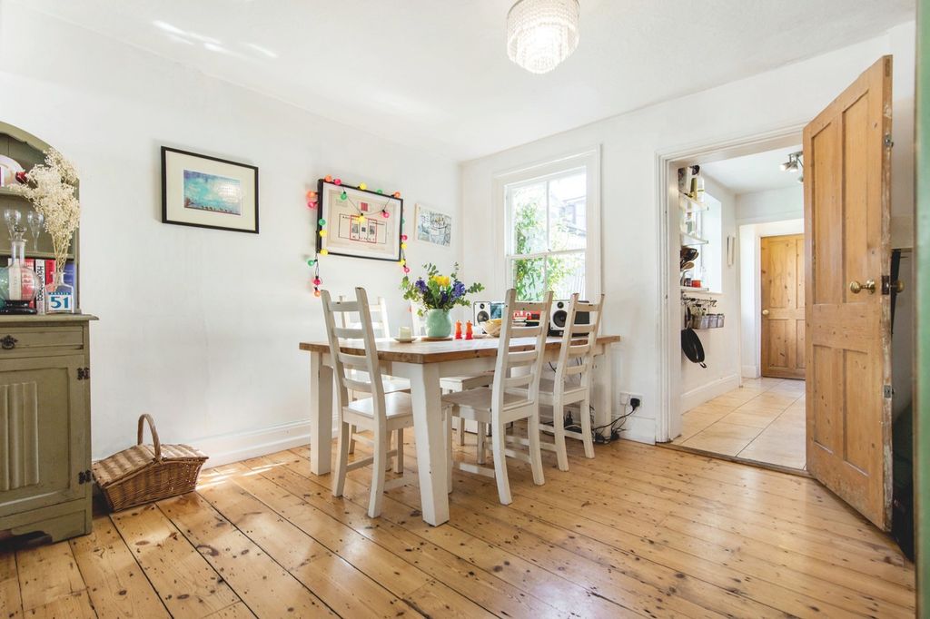 Property photo 3 of 14 4581852