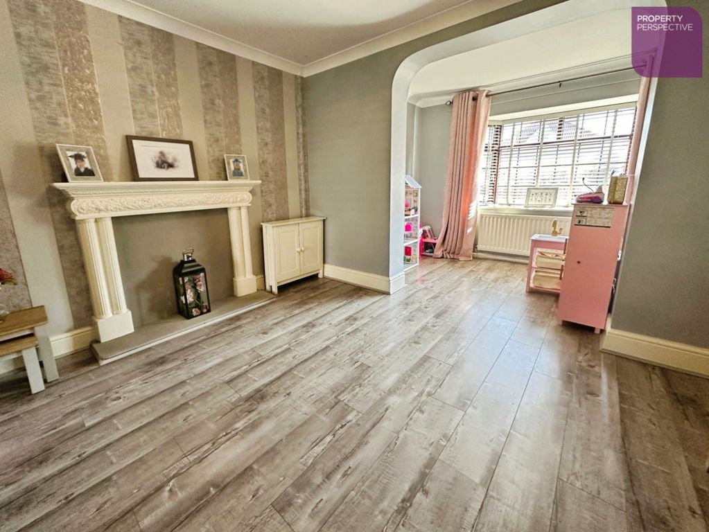 Property photo 2 of 11 Dining Area