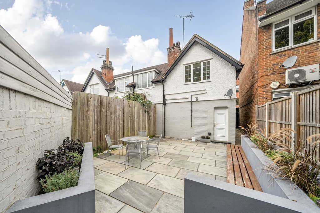 Additional image 12 of 3 bed flat for saleMarsh Road, Pinner, Middlesex HA5