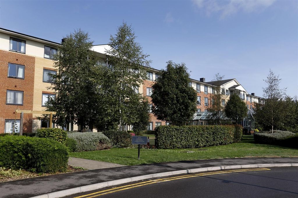 Property photo 1 of 11