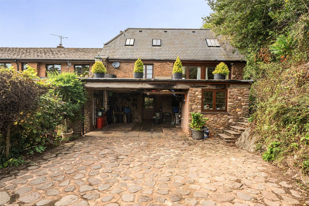 Property photo 3 of 49 Picture No. 06