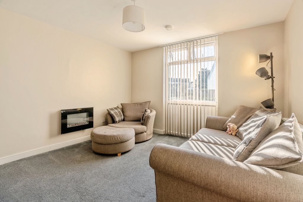 Property photo 3 of 17 Photo