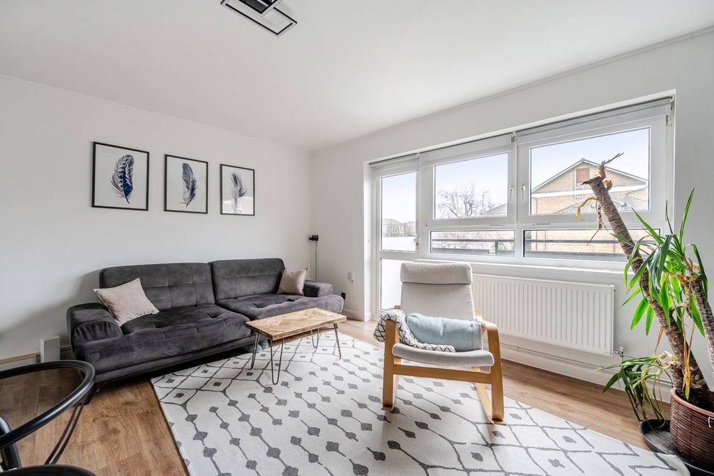 Property photo 3 of 10