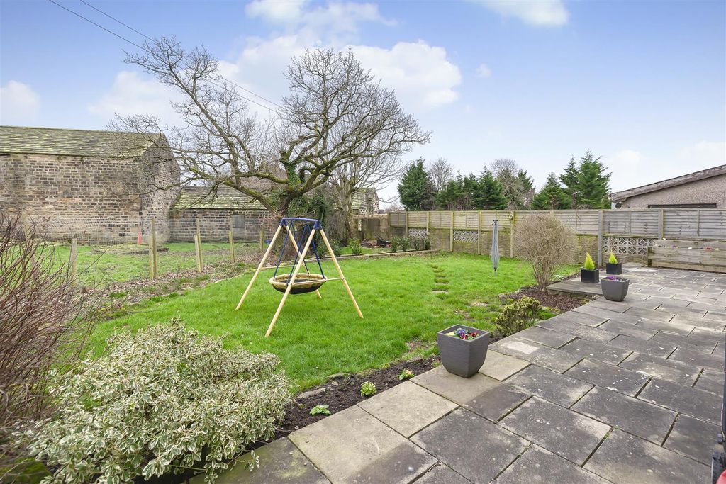 Property photo 2 of 29 Garden