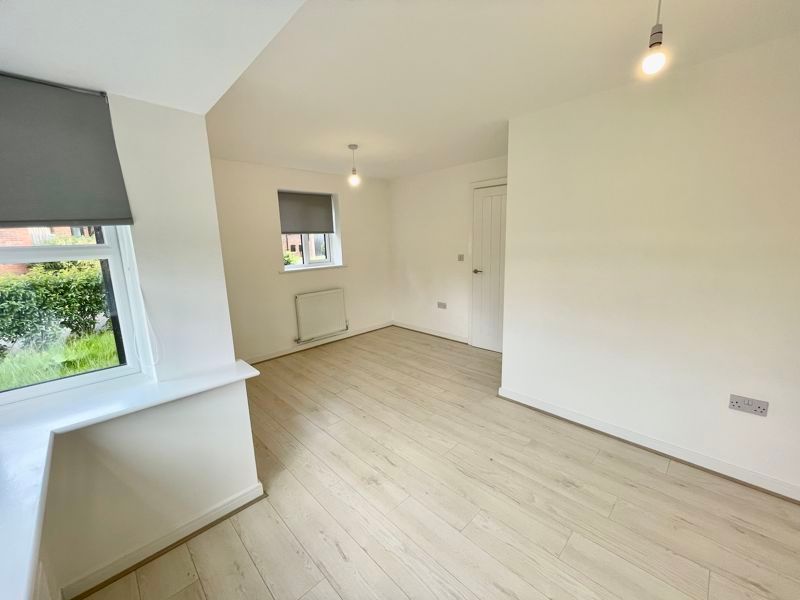 Property photo 3 of 17 Photo 32