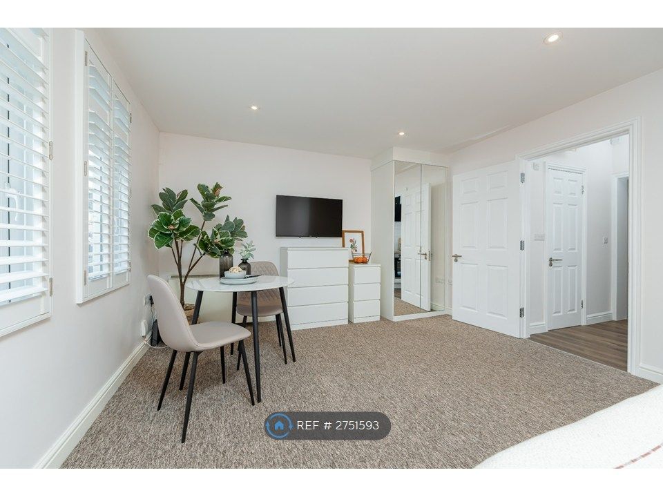 Property photo 3 of 10 Studio 1