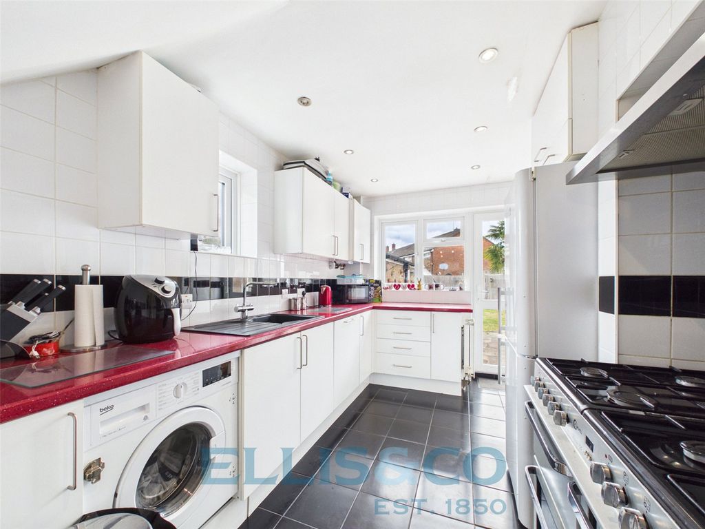 Property photo 2 of 14 Picture No. 01