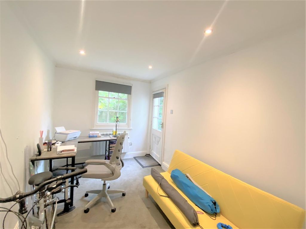 Property photo 3 of 7