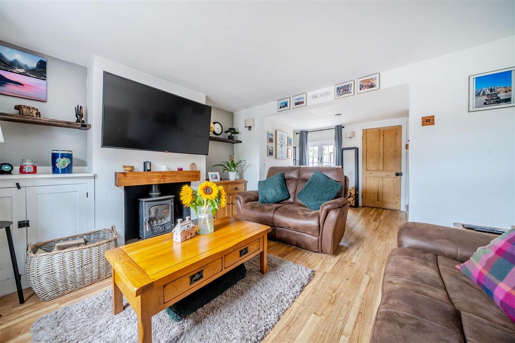 Property photo 2 of 15 1358871-3-68d6A7007B9Ac.Jpg