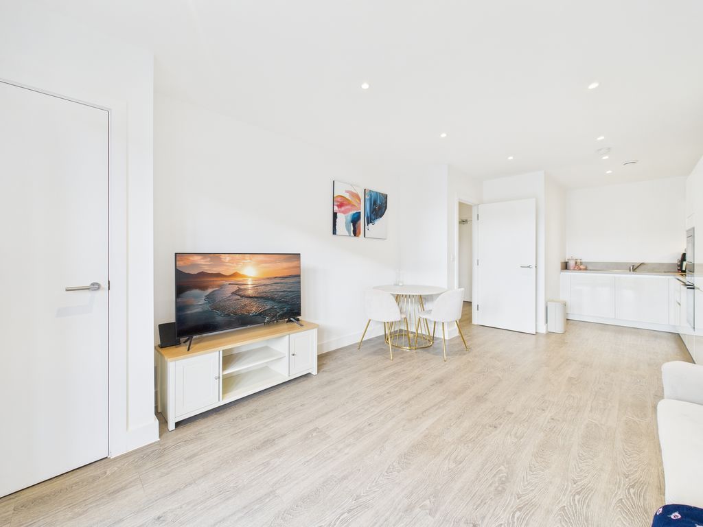 Property photo 1 of 9 Photo 9