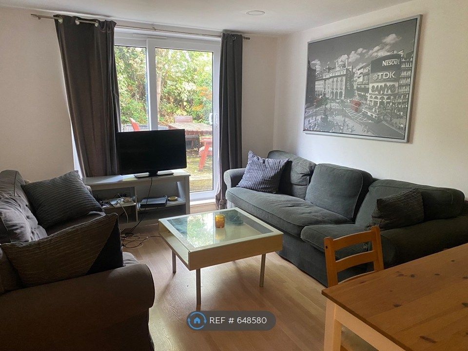 Property photo 2 of 12 Lounge (As Per Current Tenancy)
