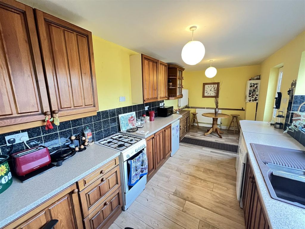 Property photo 3 of 24 Kitchen.Jpg