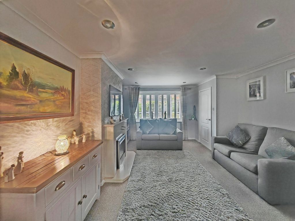 Property photo 2 of 24 Living Room