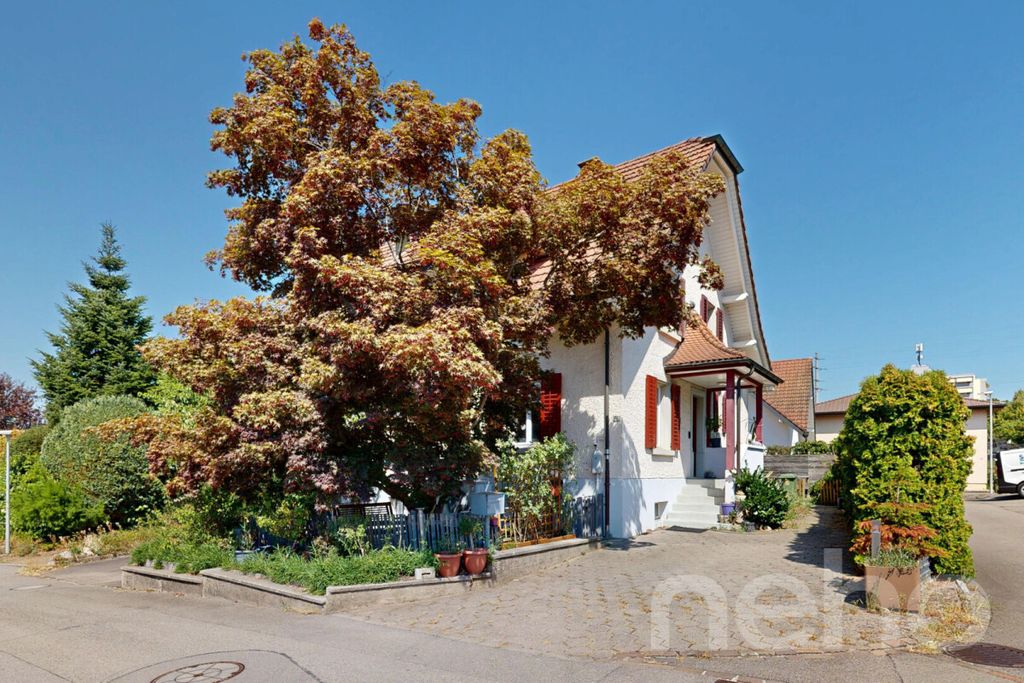 Property photo 1 of 12