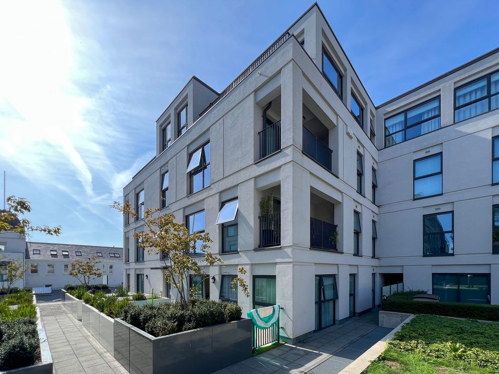 Property photo 1 of 8