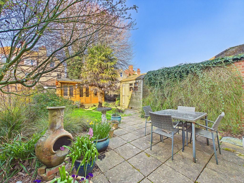 Property photo 2 of 20 Private Garden