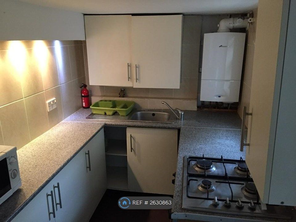 Property photo 2 of 11 Kitchen
