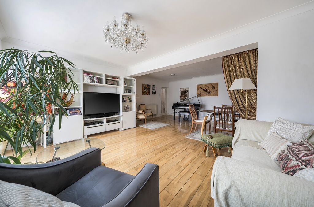 Property photo 3 of 10 1376439-24-690Cac...