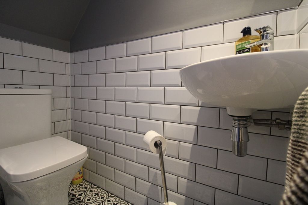 Property photo 2 of 10 Cloakroom/wc