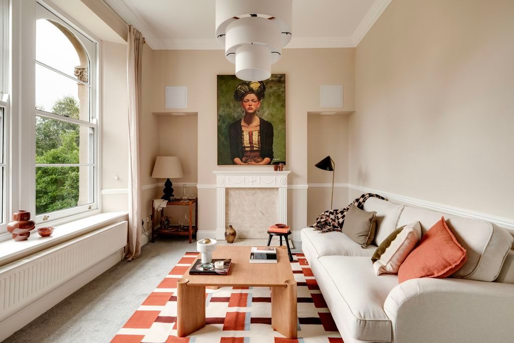 Property photo 1 of 15 Sitting/Dining Room