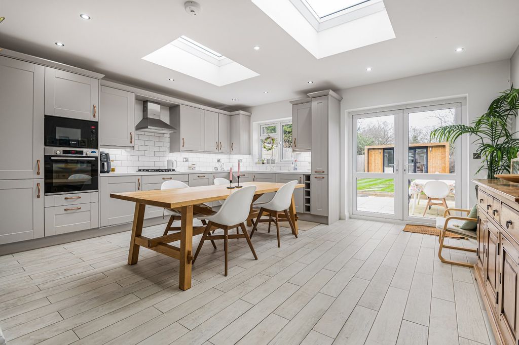 Property photo 2 of 30 Picture No. 20