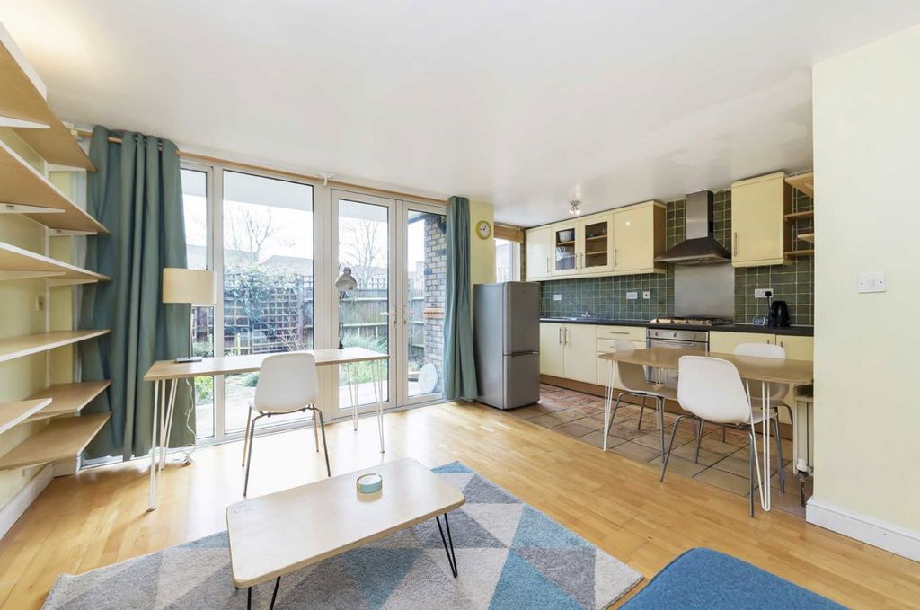 Property photo 3 of 5