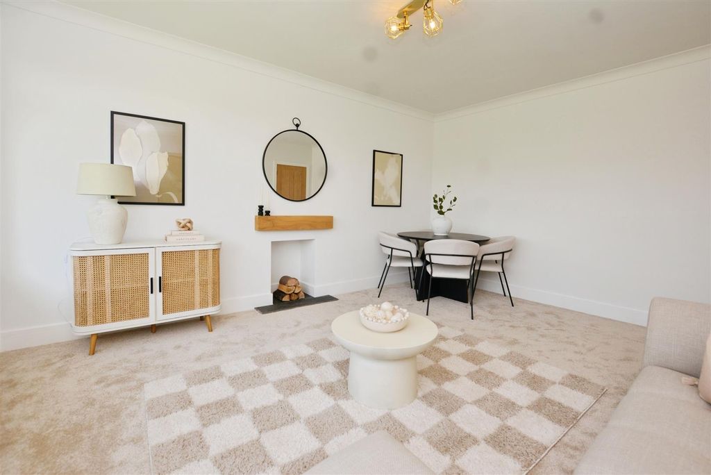 Property photo 3 of 27 Living Room