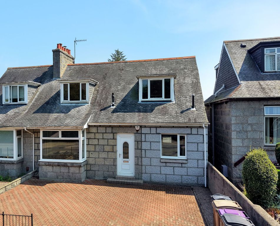 Property photo 1 of 39