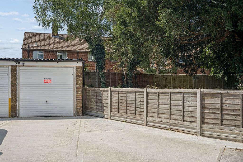 Property photo 3 of 25