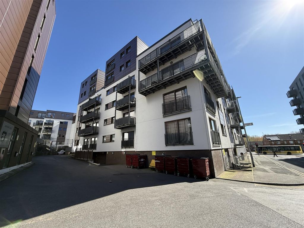 Property photo 1 of 15