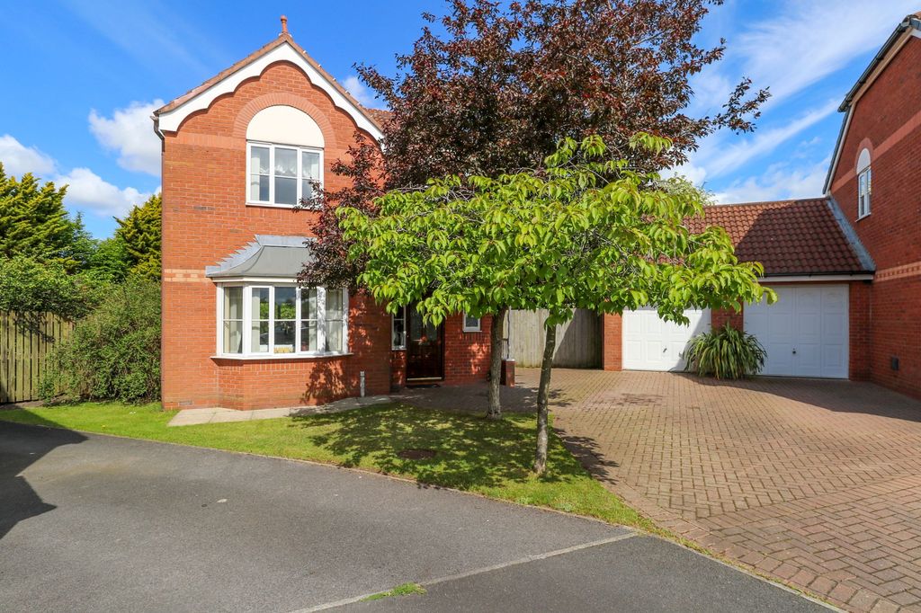 Property photo 1 of 28