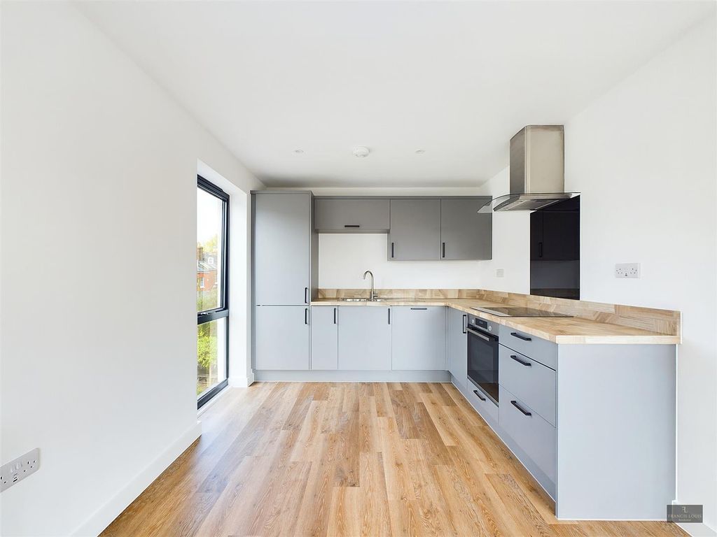 Additional image 5 of 2 bed flat to rentNew North Road, Exeter EX4