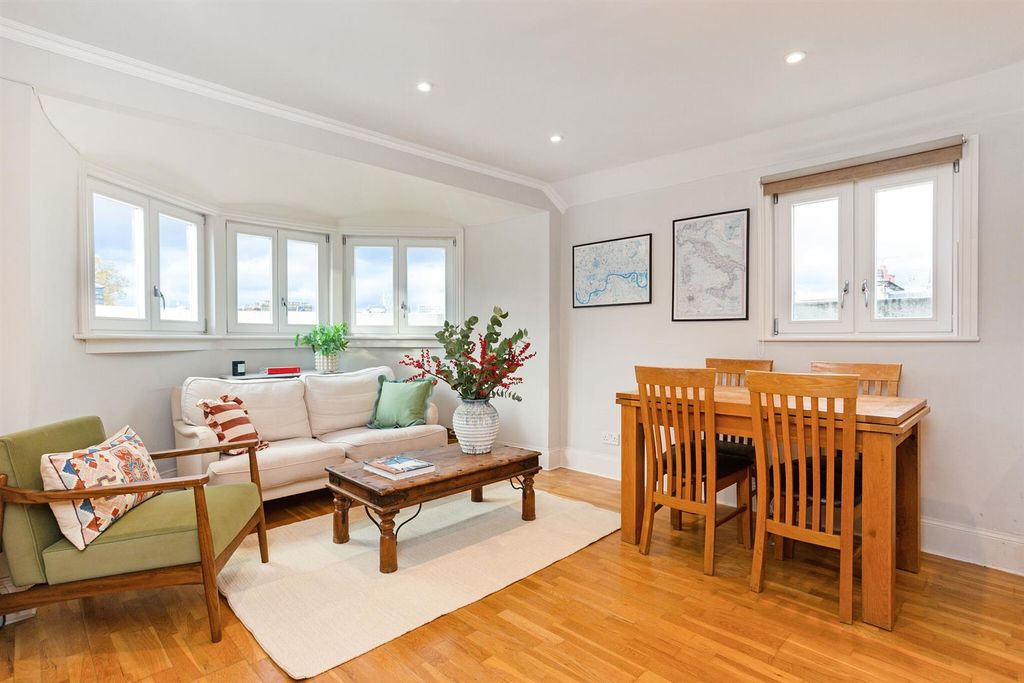 Property photo 2 of 9 82876_Flat 42 44 Denbigh (10)_Low.Jpg