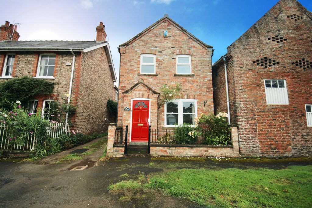Property photo 1 of 8