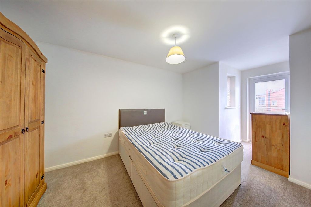 Property photo 3 of 8 1_Nelson_Court_319_Garratt_Lane_Image4_12406_4.Jpg