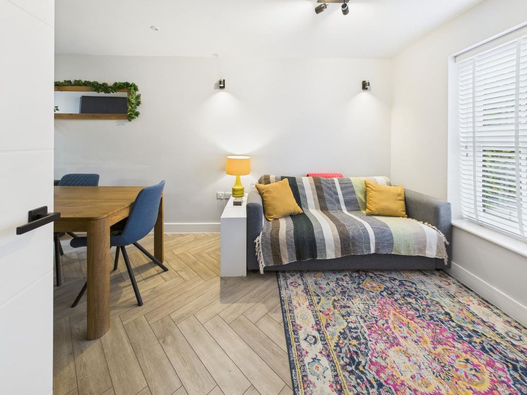 Property photo 2 of 27 Cam01530G0-Pr0343-Still005.Jpg