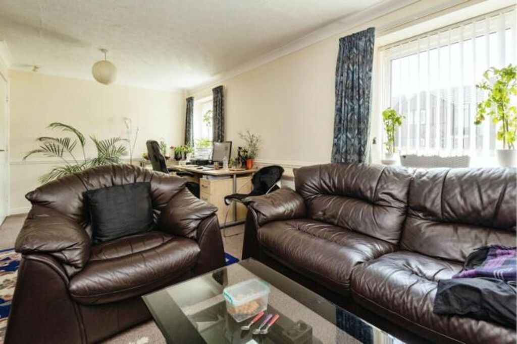 Property photo 2 of 17