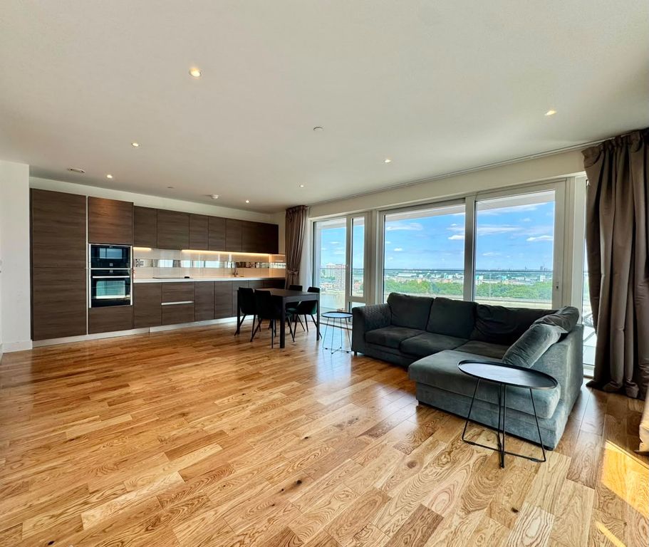 Property photo 1 of 17 Three Bedroom Apartment To Rent