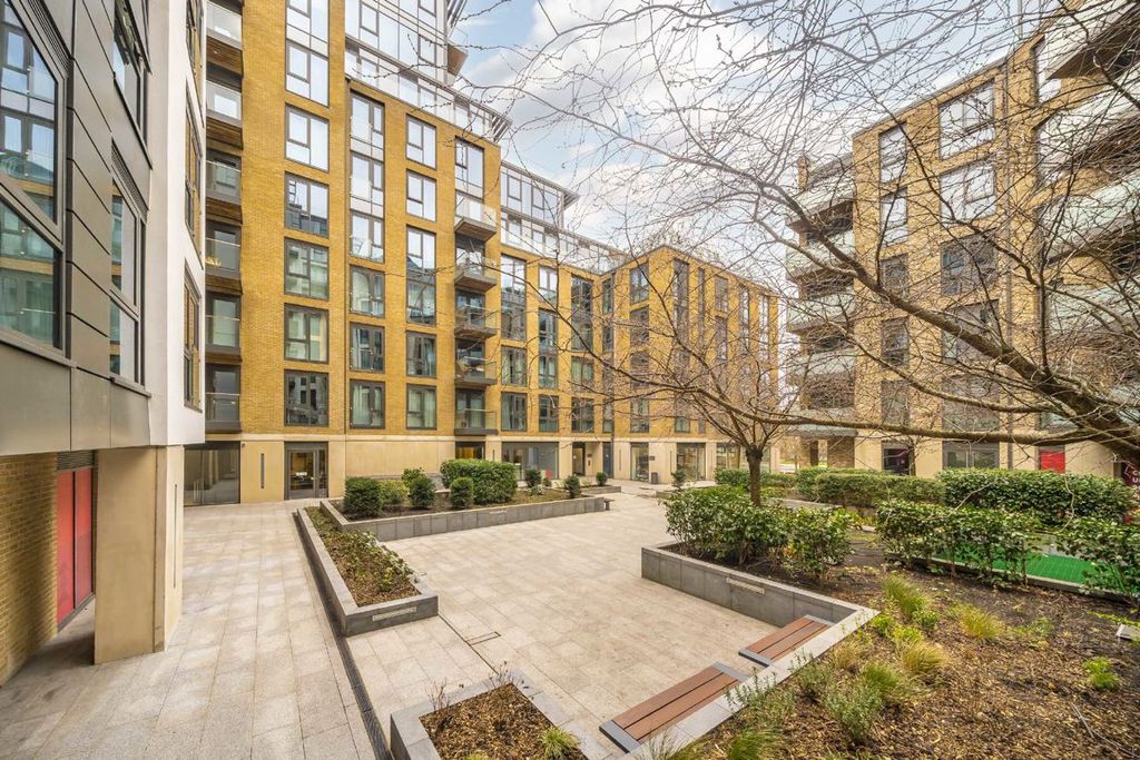 Property photo 1 of 5