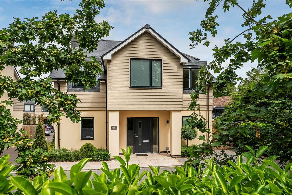 Property photo 1 of 19 Mulberry-House-4.Jpg