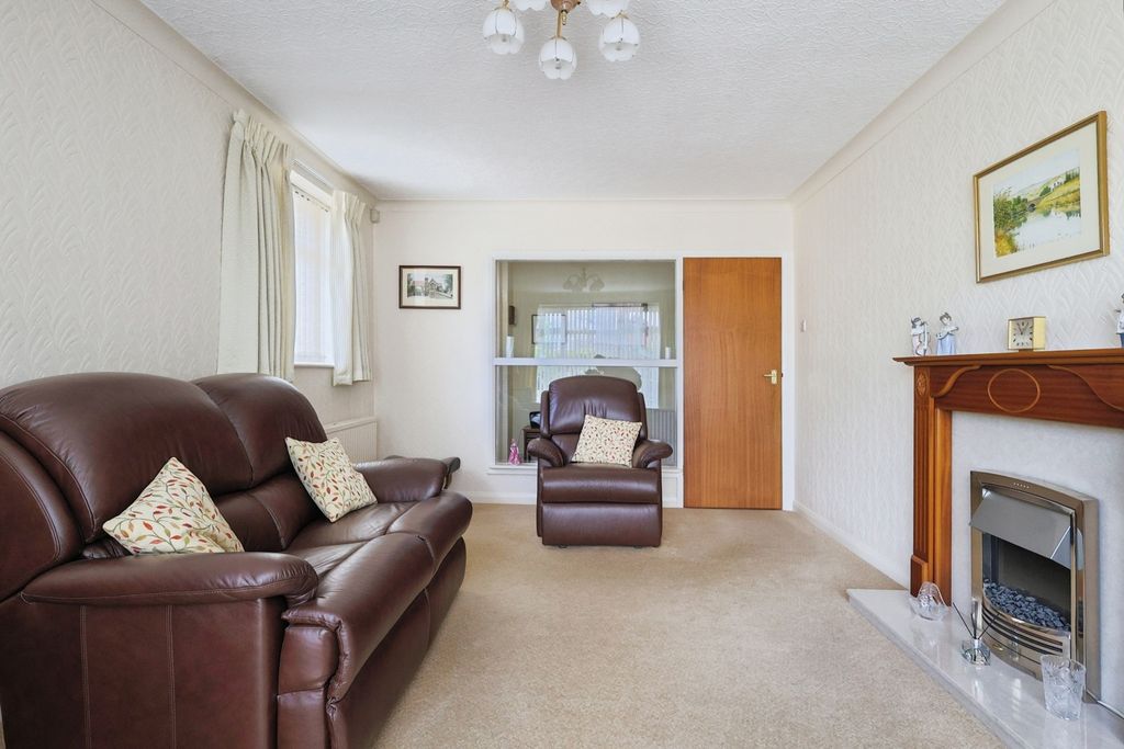 Property photo 3 of 17 Photo