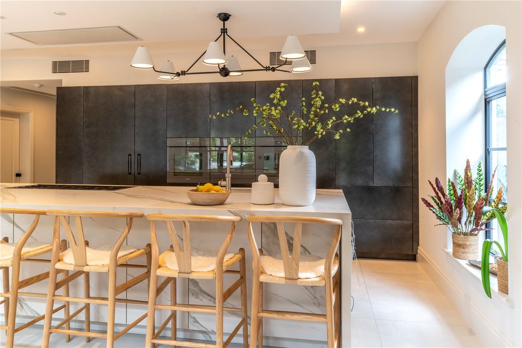 Additional image 6 of 6 bed detached house for saleAlderton Hill, Loughton, Essex IG10