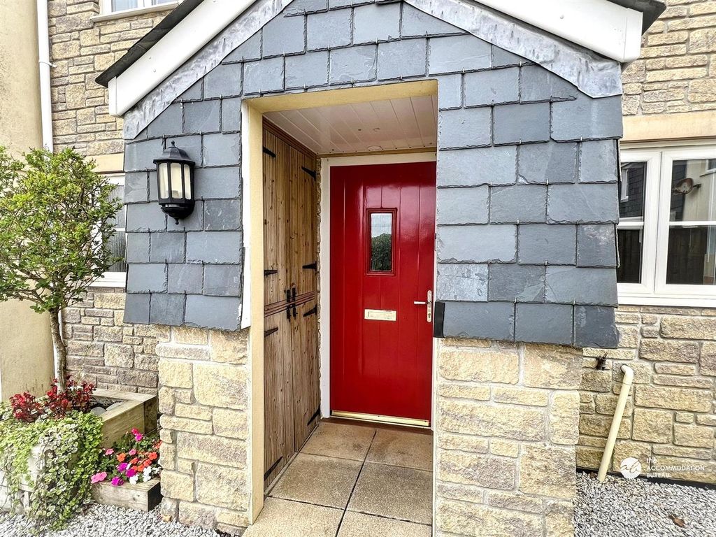 Property photo 2 of 24 Entrance Porch