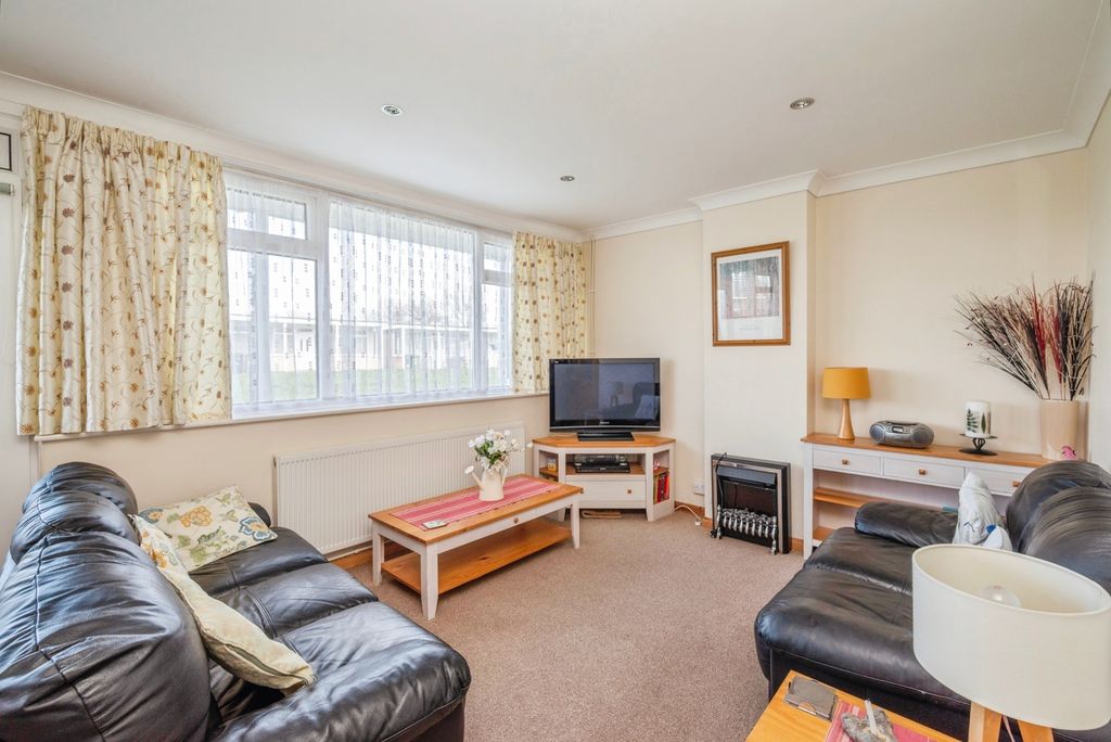 Property photo 3 of 12 Pbox-Img.Jpg