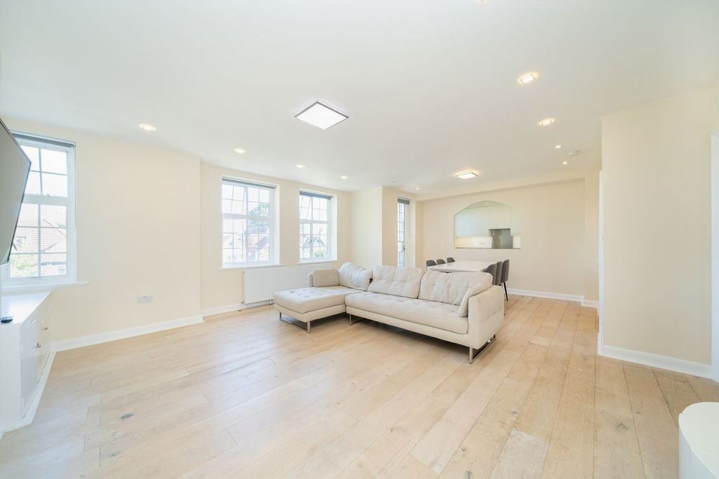 Property photo 3 of 7