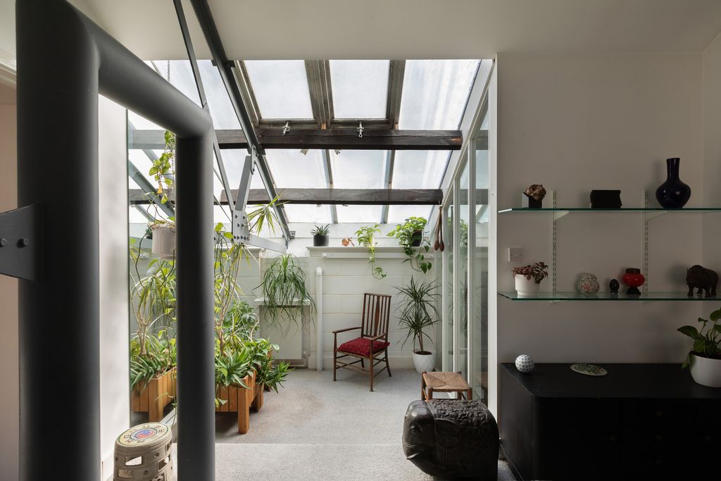 Property photo 2 of 36 330875 - Rf-66-70-Camden-Mews-047.Jpg