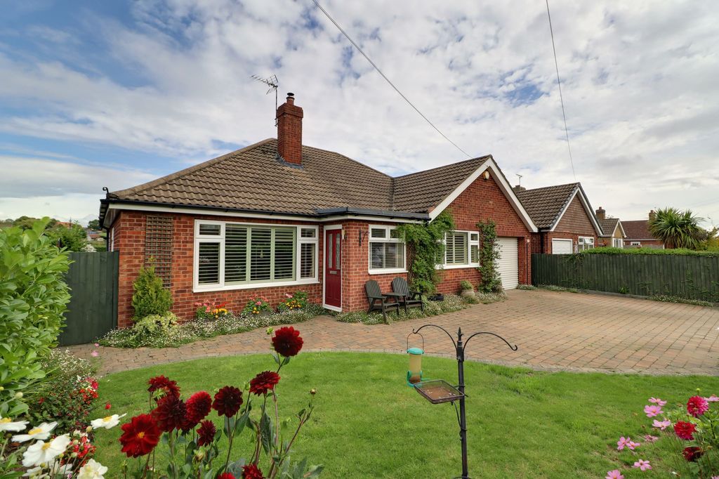 Property photo 1 of 27