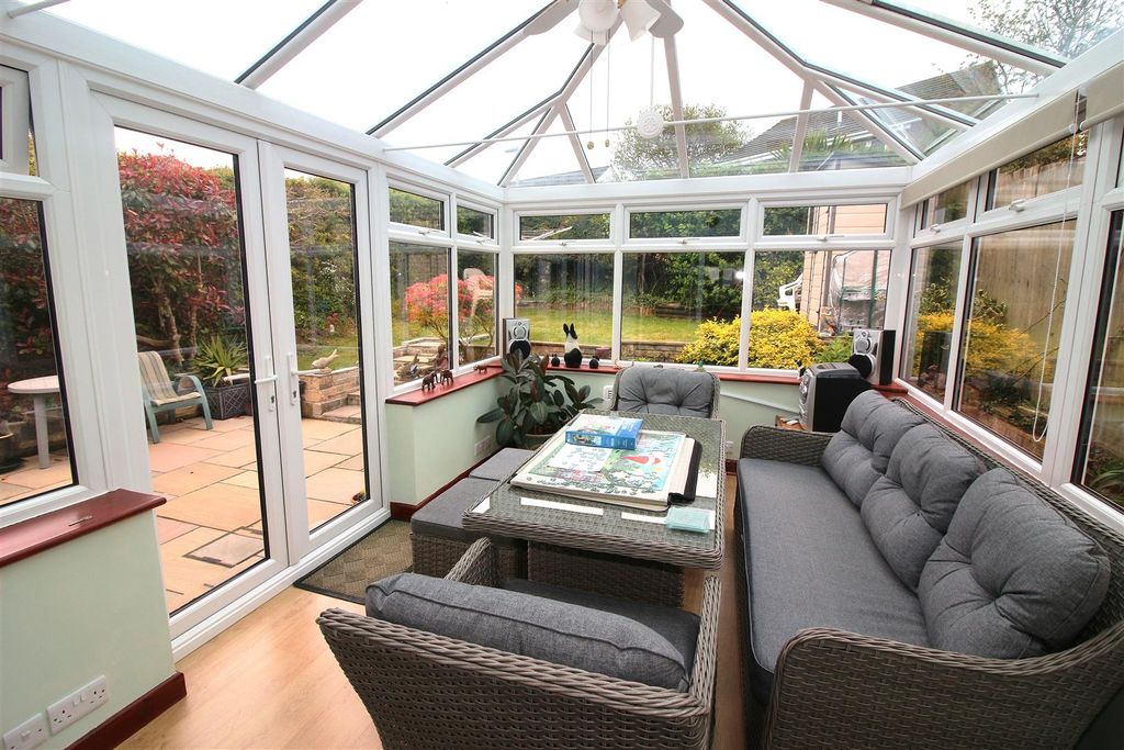Property photo 2 of 22 Conservatory