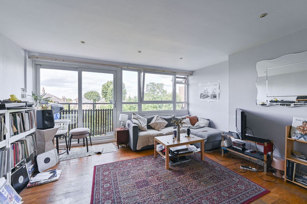 Property photo 2 of 9