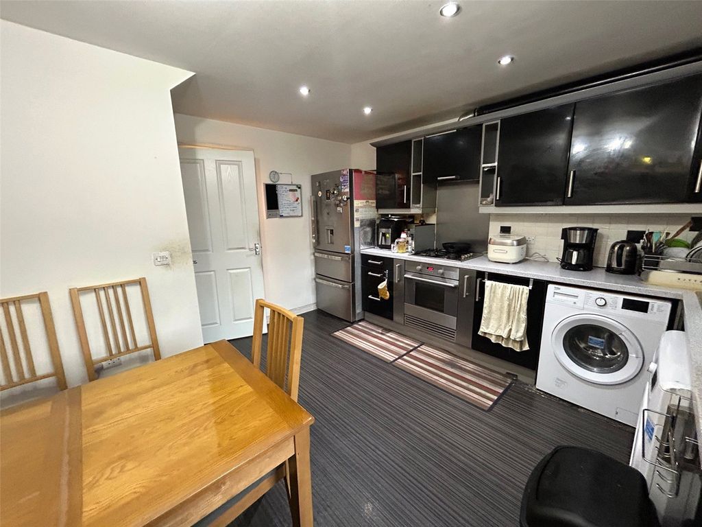 Property photo 2 of 13 Picture No. 10